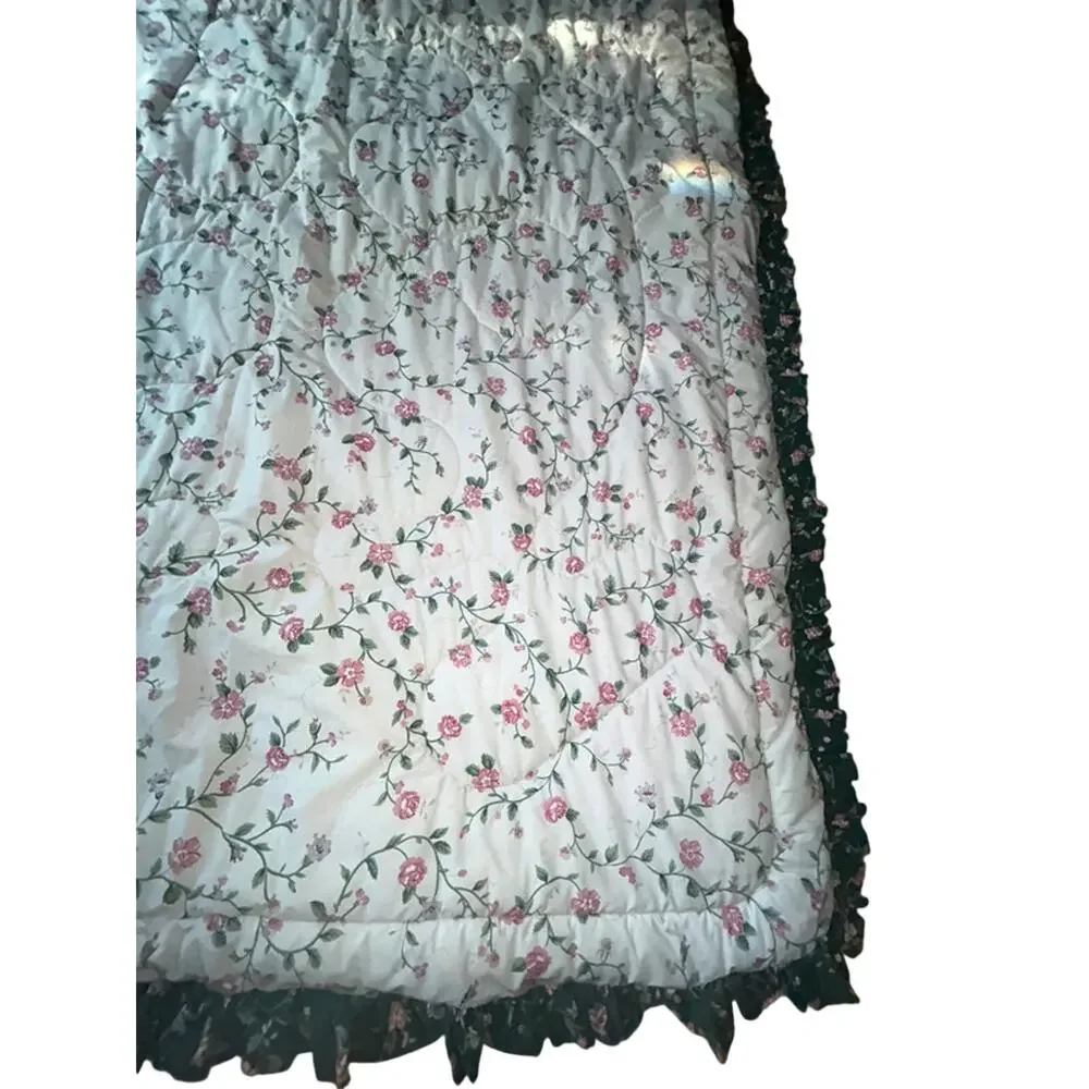 Vtg Cannon twin quilted floral comforter cottagecore pink cabbage roses green